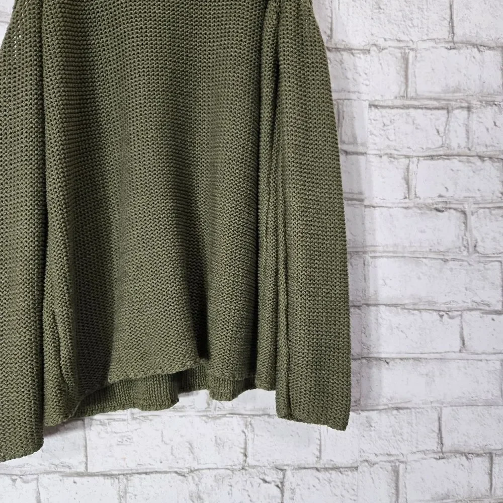 Quinn‎ brand open shoulder sweater